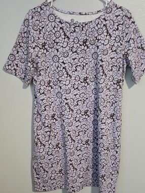 Woman's Short-Sleeve Floral Print Dress in Light Lilac and Brown